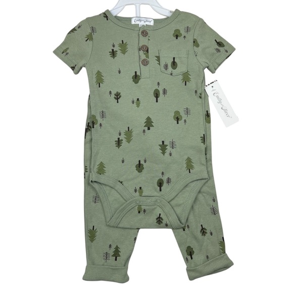 Emily and Oliver 3-Piece Set Bodysuit Pants Hat Wood Tree Forrest Green Size 12M - Picture 2 of 6